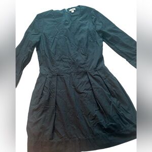 Gap size 8 black 3/4 sleeve pleated dress with pockets